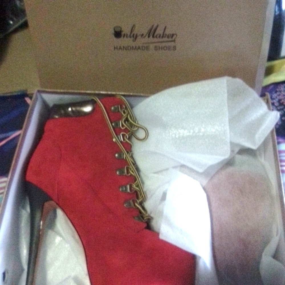 Women's shoes with heels